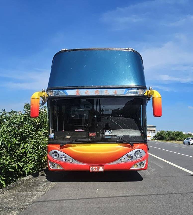 遊覽車款示意圖01(非當日車輛)
