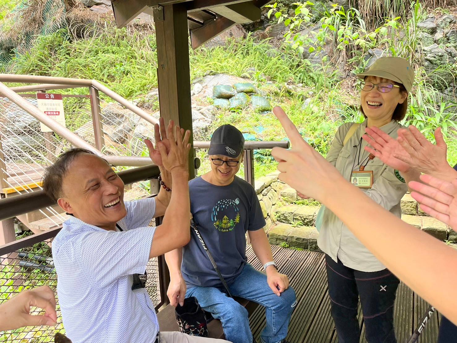 ▲森林療癒能幫助人沉澱身心靈，亦能使人放鬆、開懷大笑