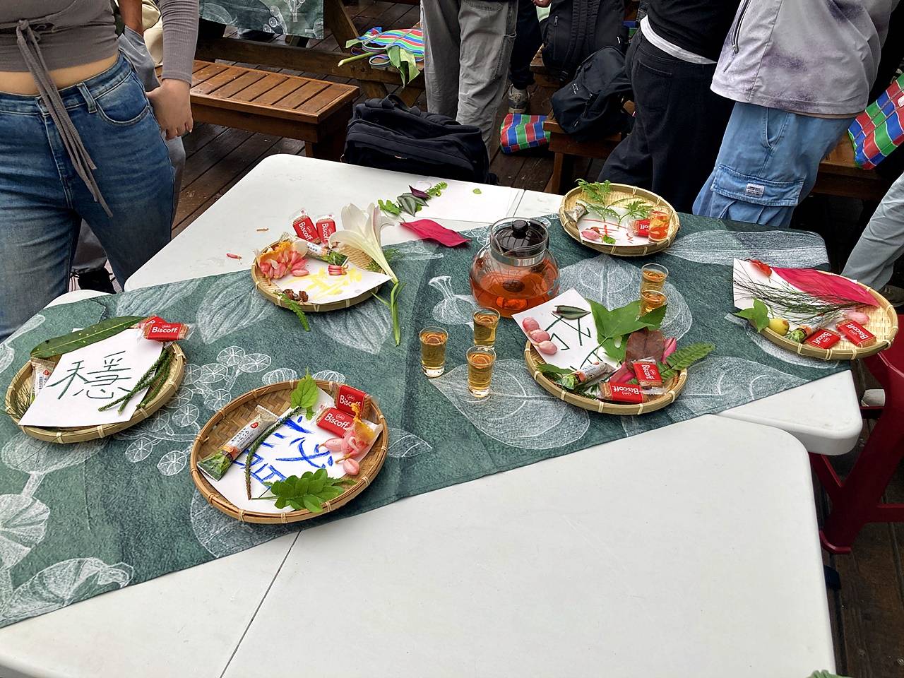 活動的尾聲，每位學員靜下心來，把感動濃縮成一個字，讓這份森林記憶永存心底。