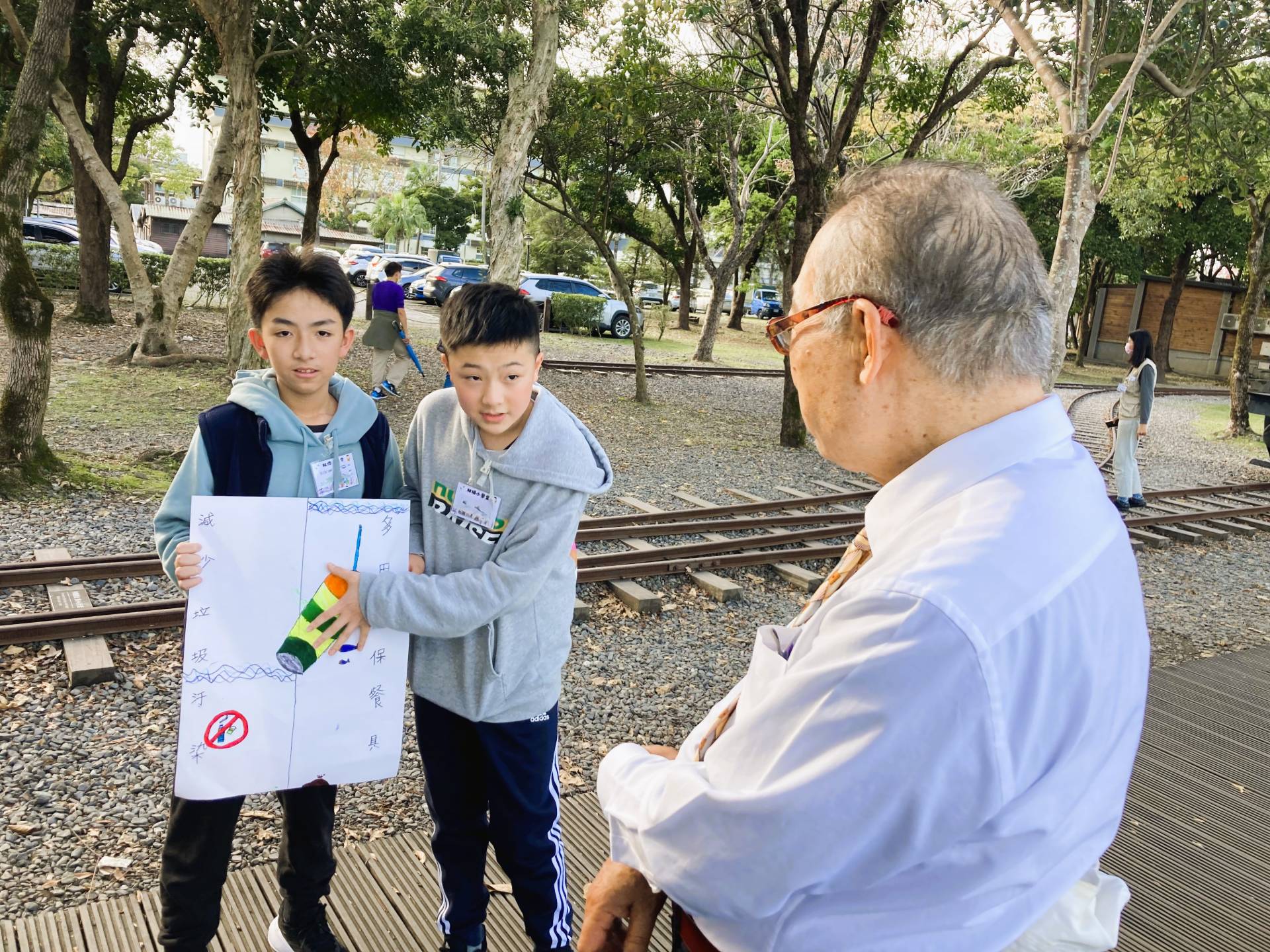 練習向遊客勇敢說出心聲，成為森林最有力的代言人