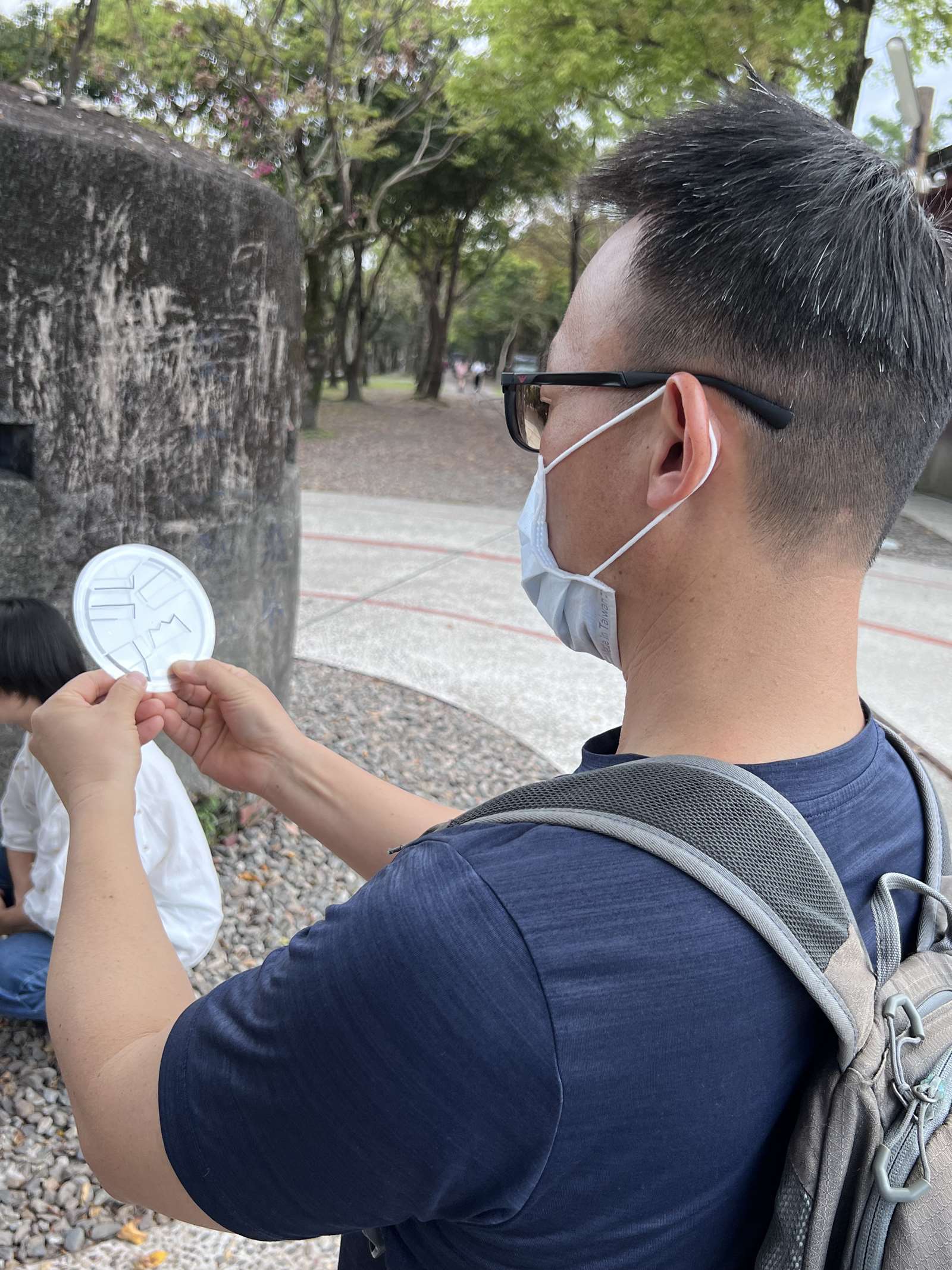 運用檔案和道具，挑戰你的解謎能力！