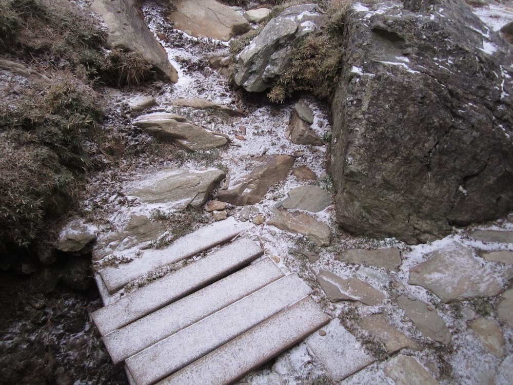 嘉明湖下雪