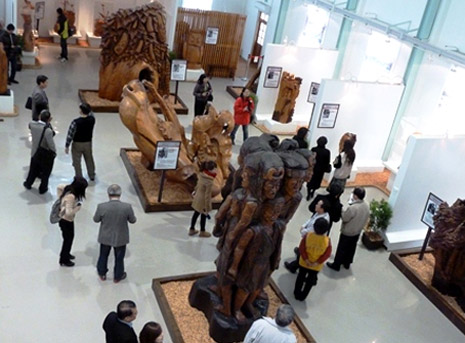 動力室木彫作品展示館