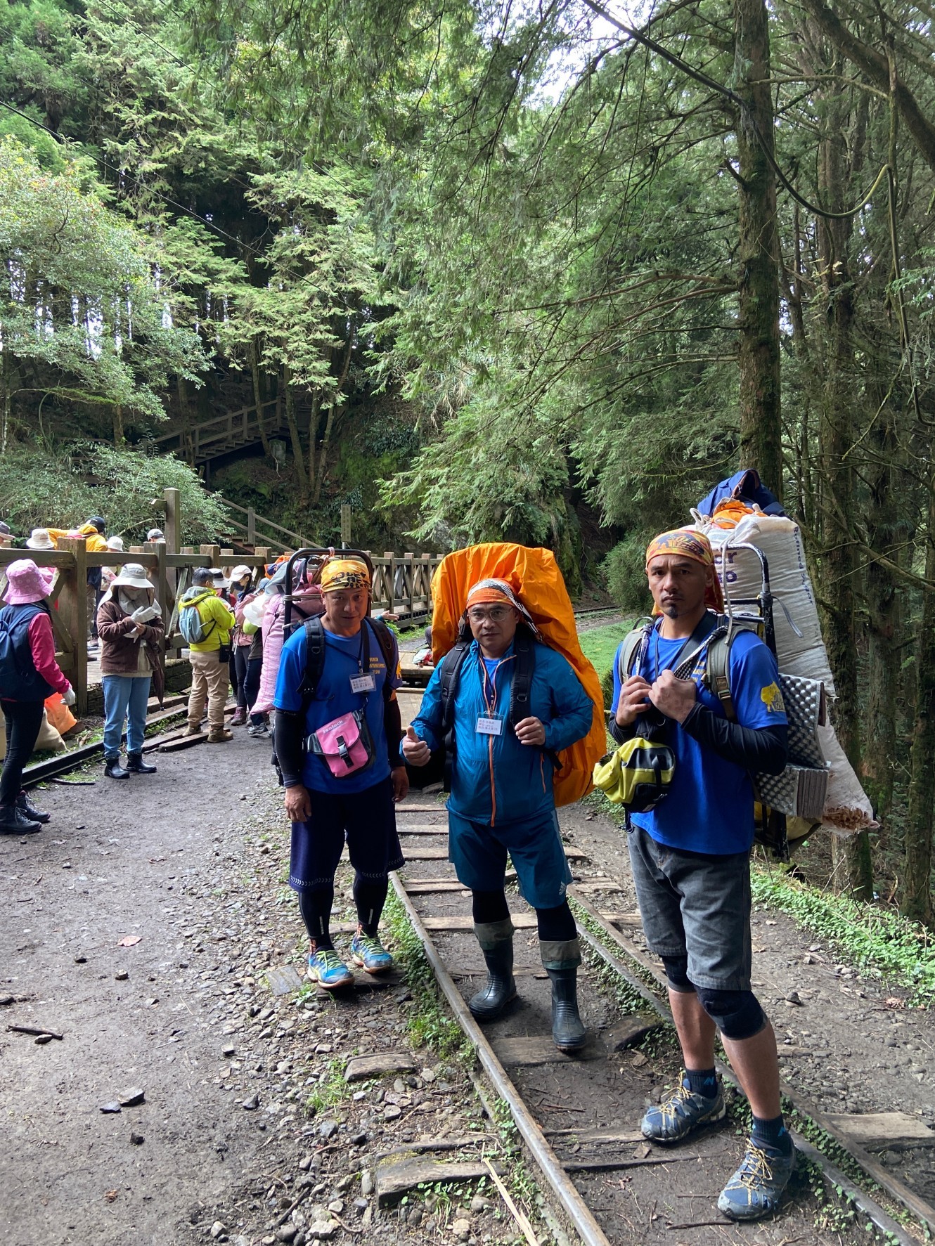 山友共襄盛舉參與淨山