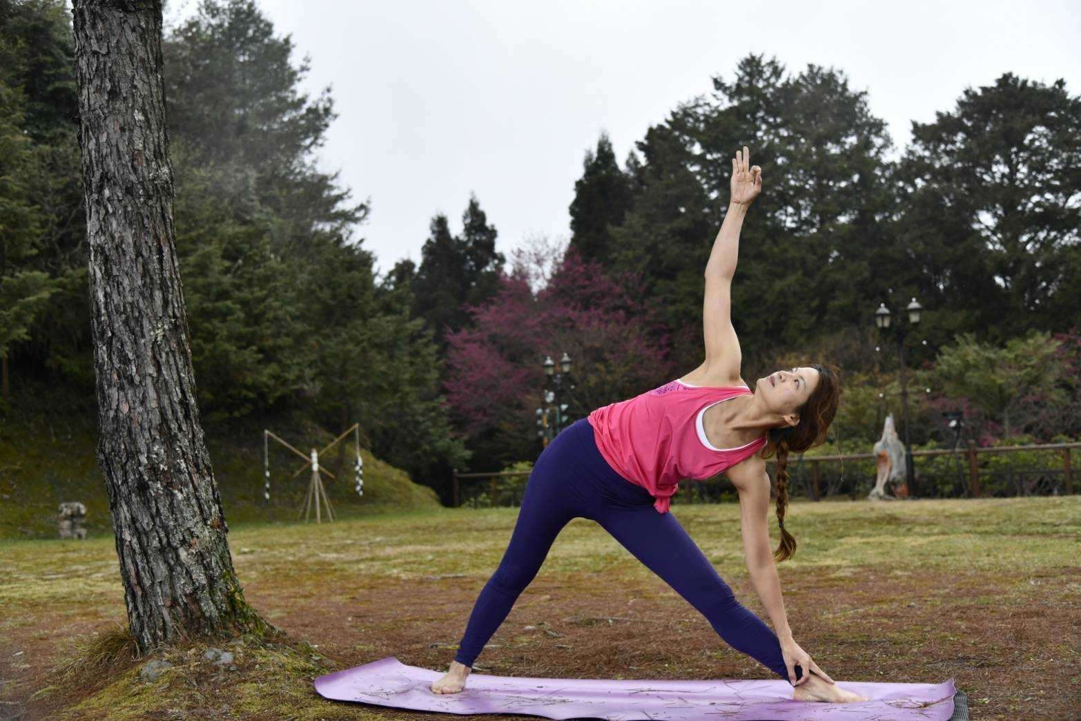森林浴與瑜珈，紓緩緊繃身心