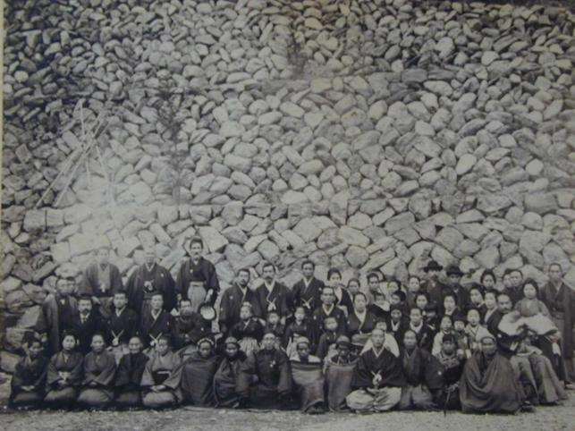 1901年烏來泰雅族赴日訪問，於奈良縣川上村合影