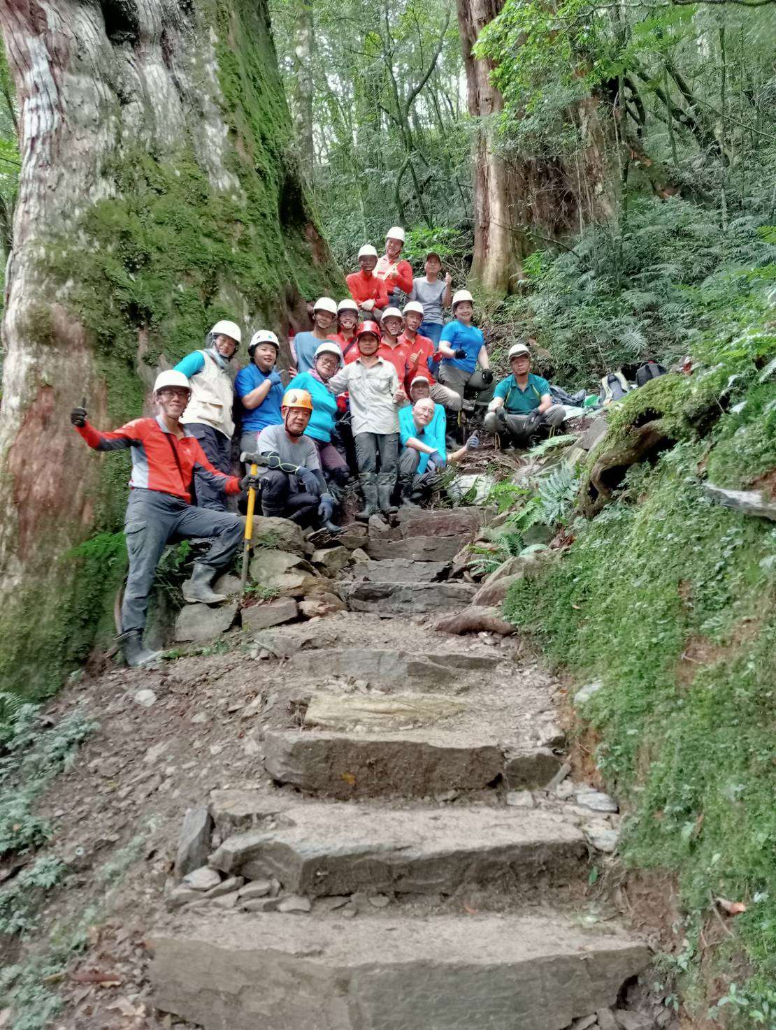 完工後的砌石階梯