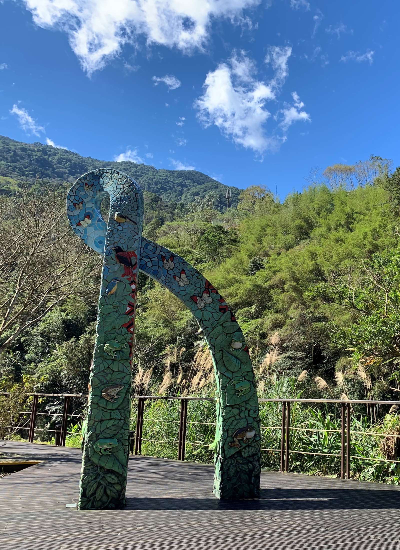 甫榮獲2023年謬思設計類(Muse Design Awards)鉑金獎的內洞國家森林遊樂區入口意象