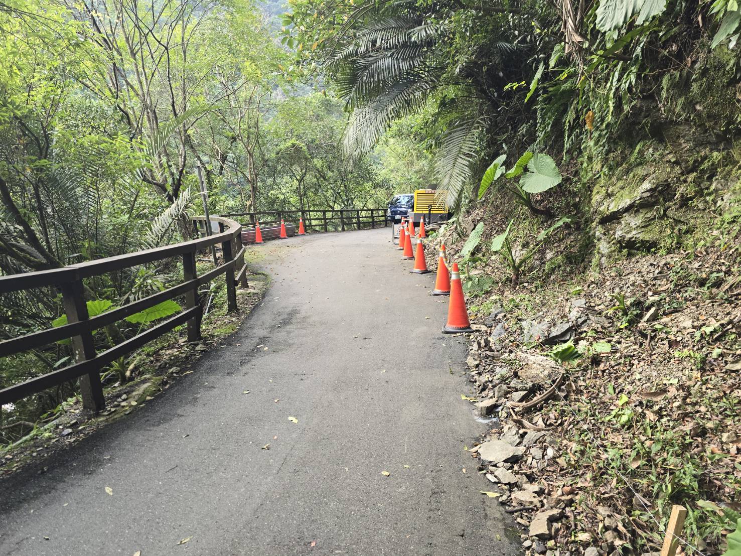 圖一 內洞觀瀑步道0K+276處 H型鋼微型樁施作