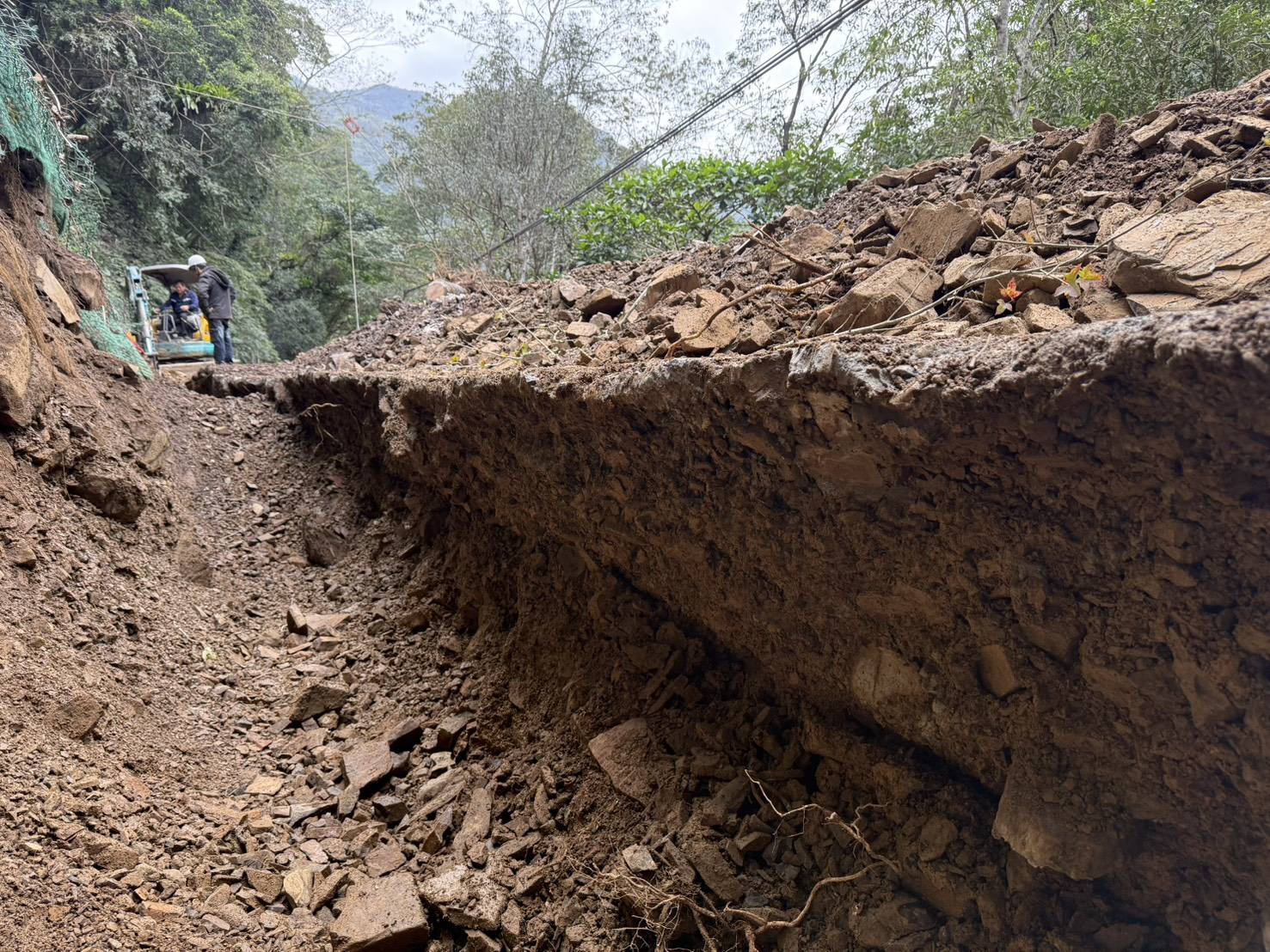 邊坡下方地基須加固