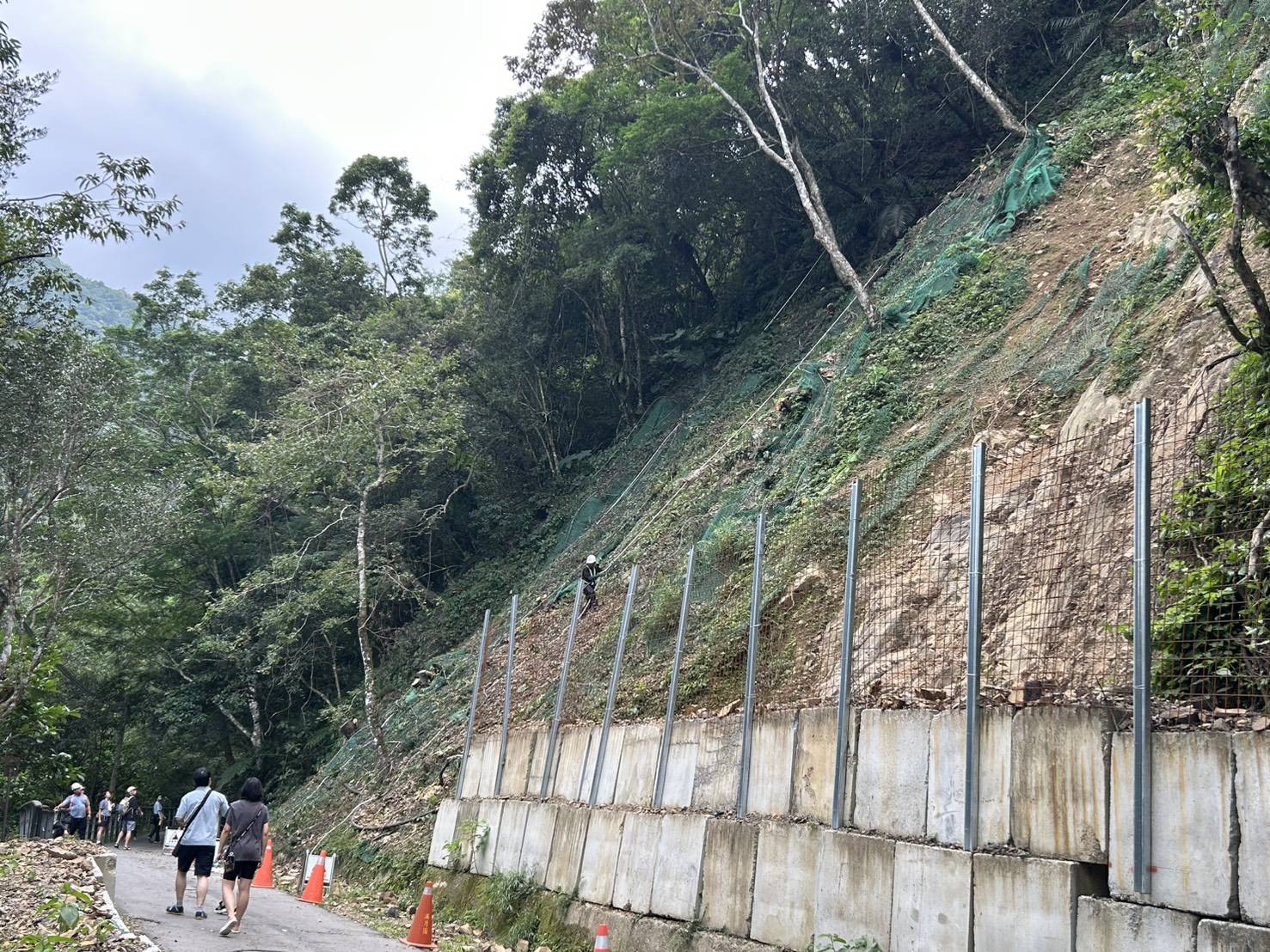 邊坡工程須進駐大型機具