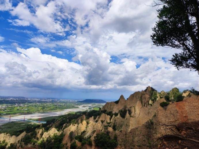 火炎山登山山徑一景
