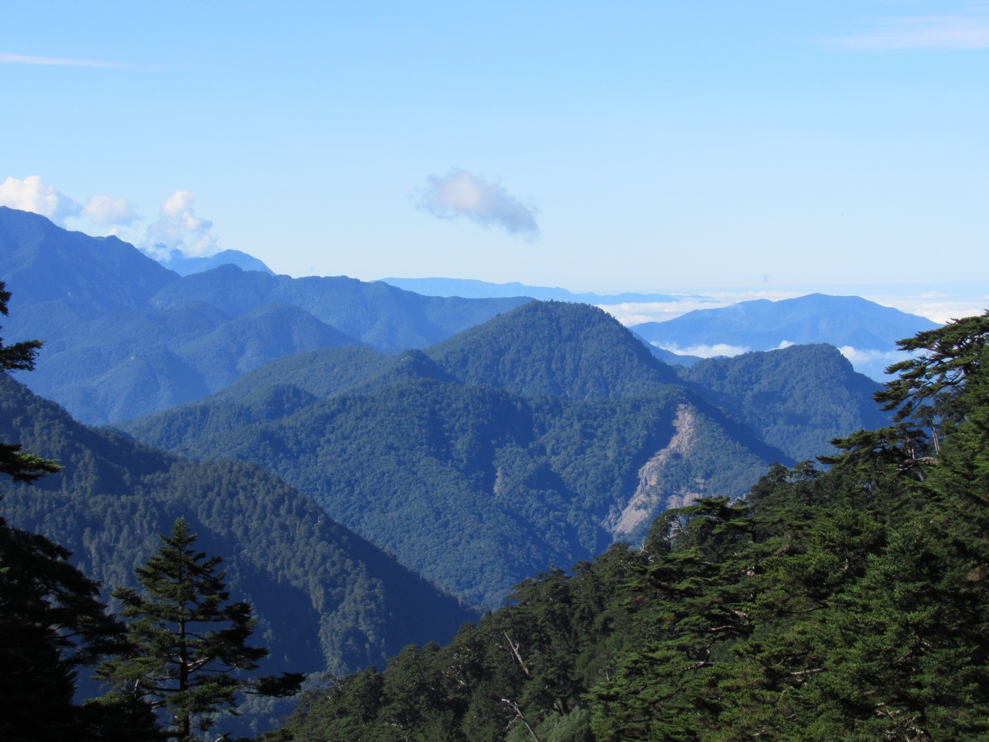 步道上遠眺馬海樸富士山