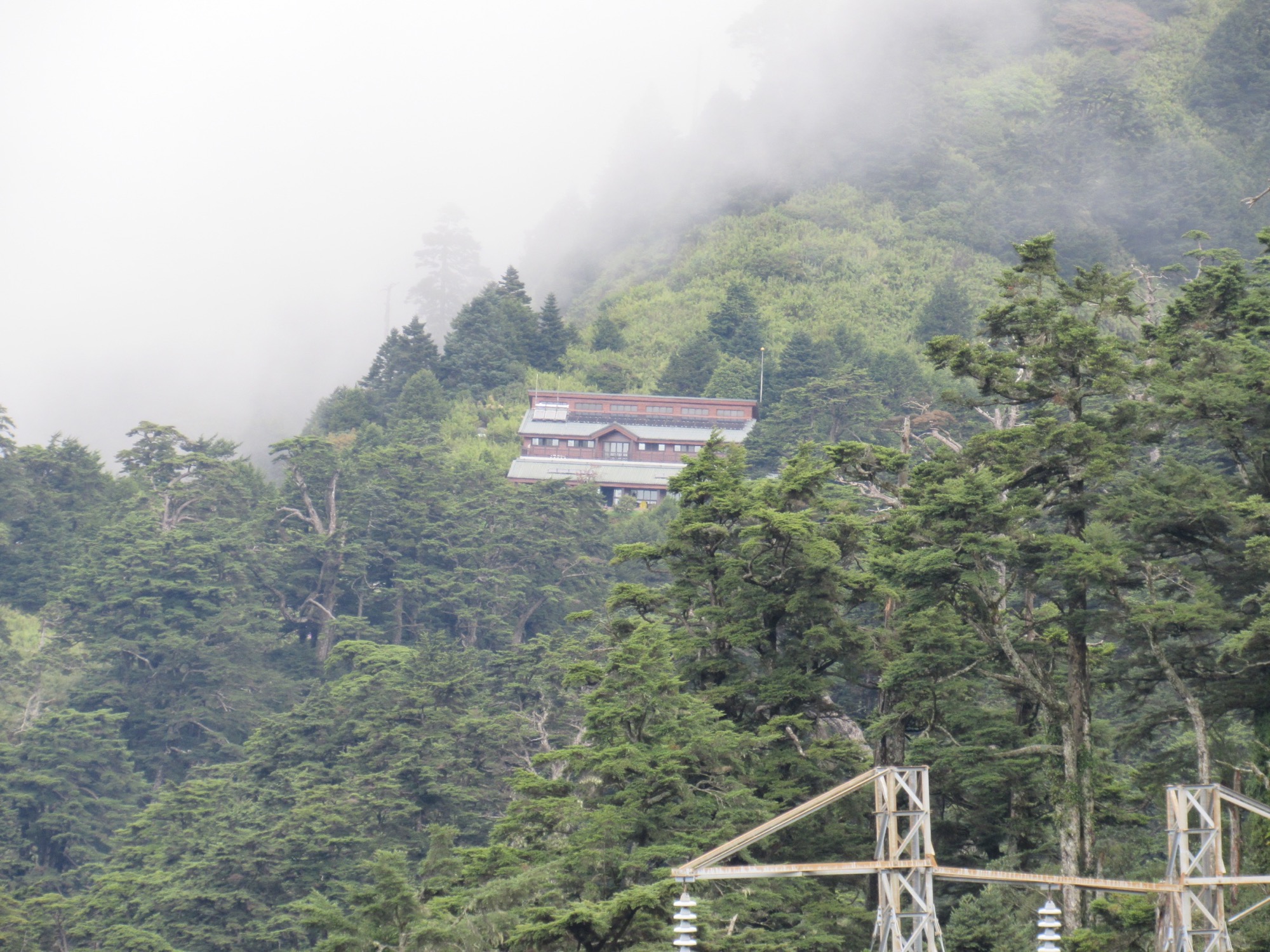 遠眺天池山莊